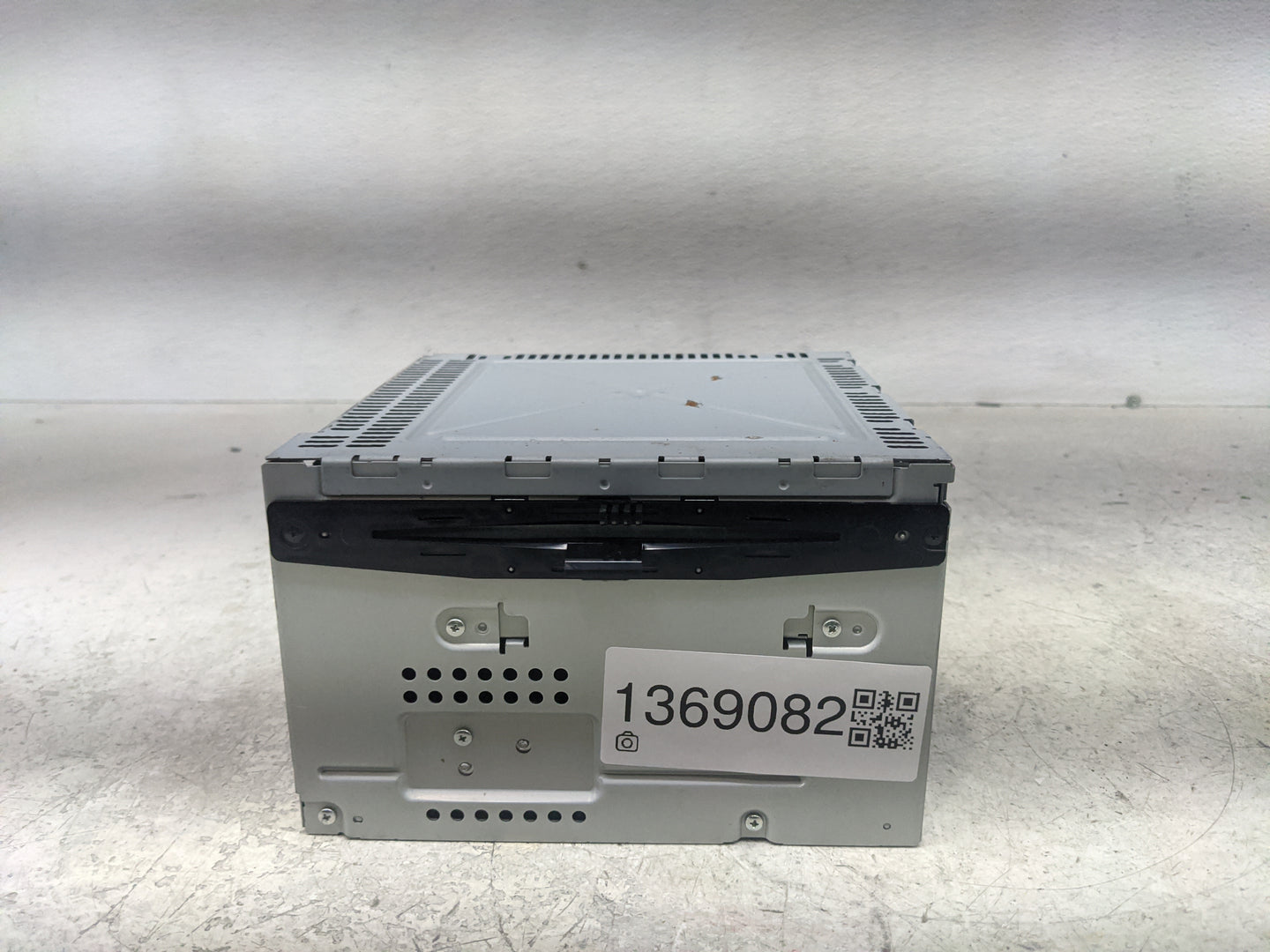 2011-2012 Ford Flex Radio AM FM Cd Player Receiver Replacement P/N:BA8T-19C158-AB Fits Fits 2011 2012 OEM Used Auto Parts - 
