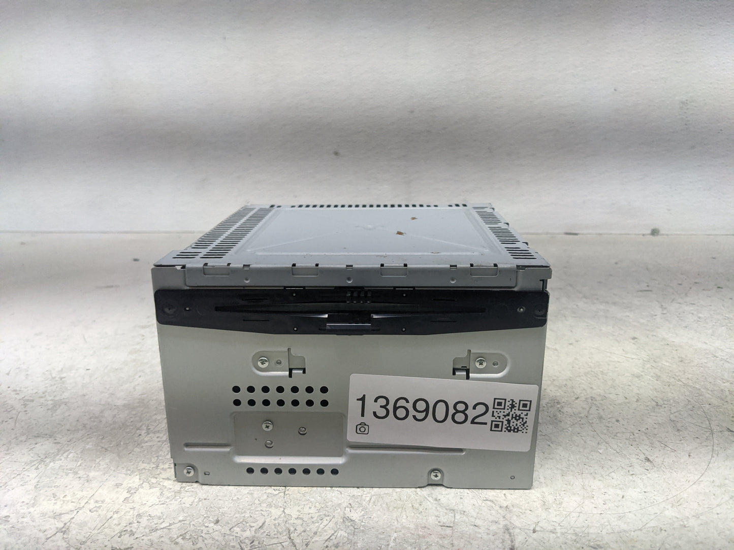 2011-2012 Ford Flex Radio AM FM Cd Player Receiver Replacement P/N:BA8T-19C158-AB Fits Fits 2011 2012 OEM Used Auto Parts - 