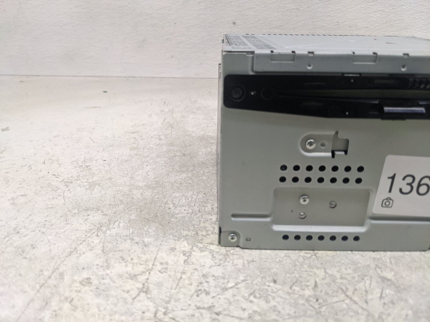 2011-2012 Ford Flex Radio AM FM Cd Player Receiver Replacement P/N:BA8T-19C158-AB Fits Fits 2011 2012 OEM Used Auto Parts - 