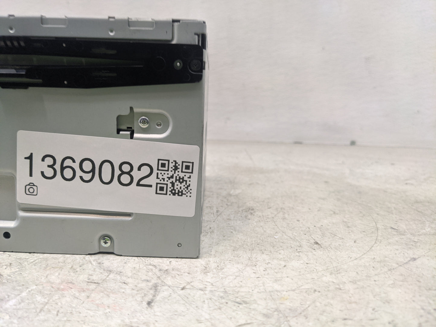 2011-2012 Ford Flex Radio AM FM Cd Player Receiver Replacement P/N:BA8T-19C158-AB Fits Fits 2011 2012 OEM Used Auto Parts - 