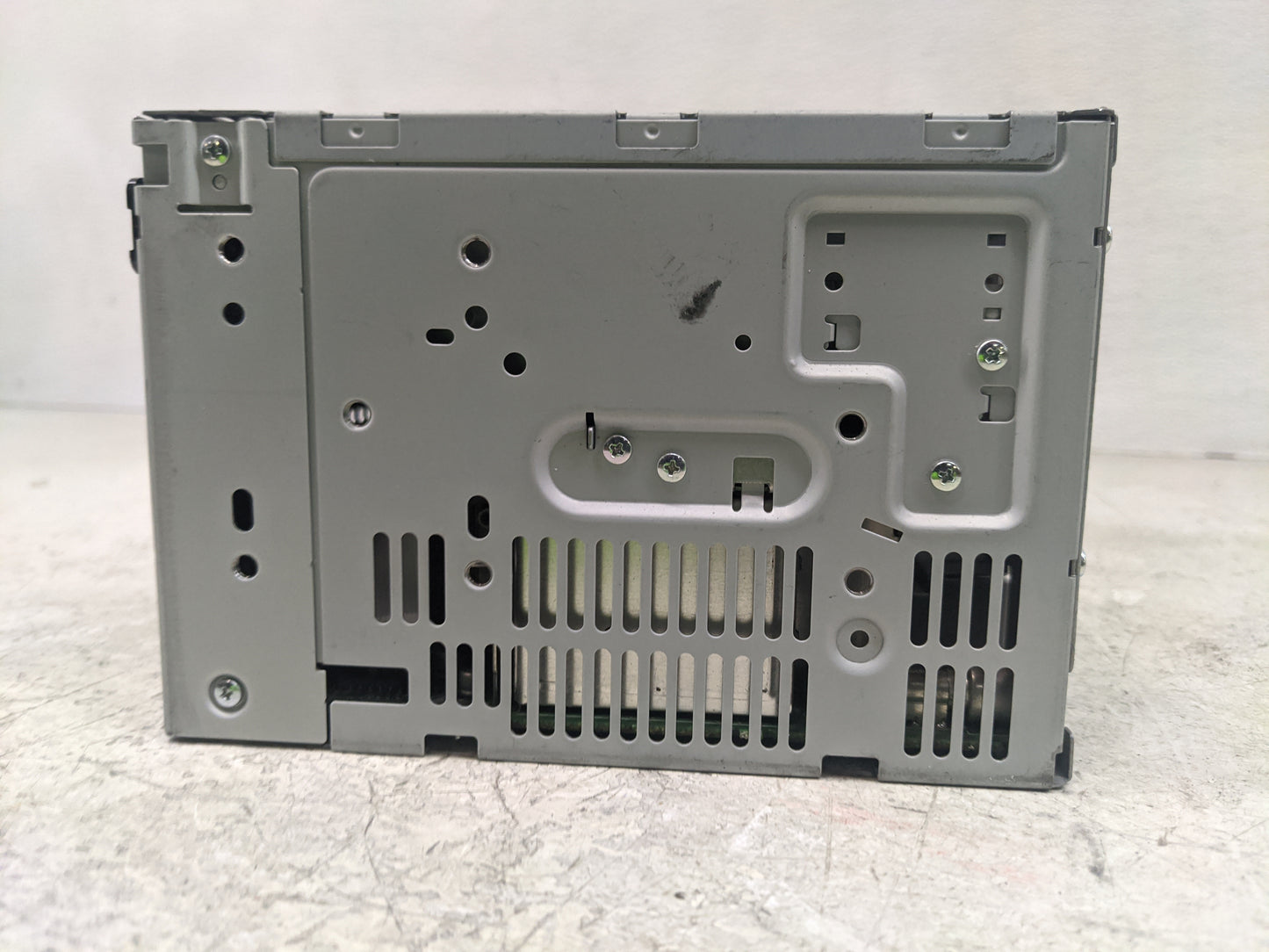 2011-2012 Ford Flex Radio AM FM Cd Player Receiver Replacement P/N:BA8T-19C158-AB Fits Fits 2011 2012 OEM Used Auto Parts - 