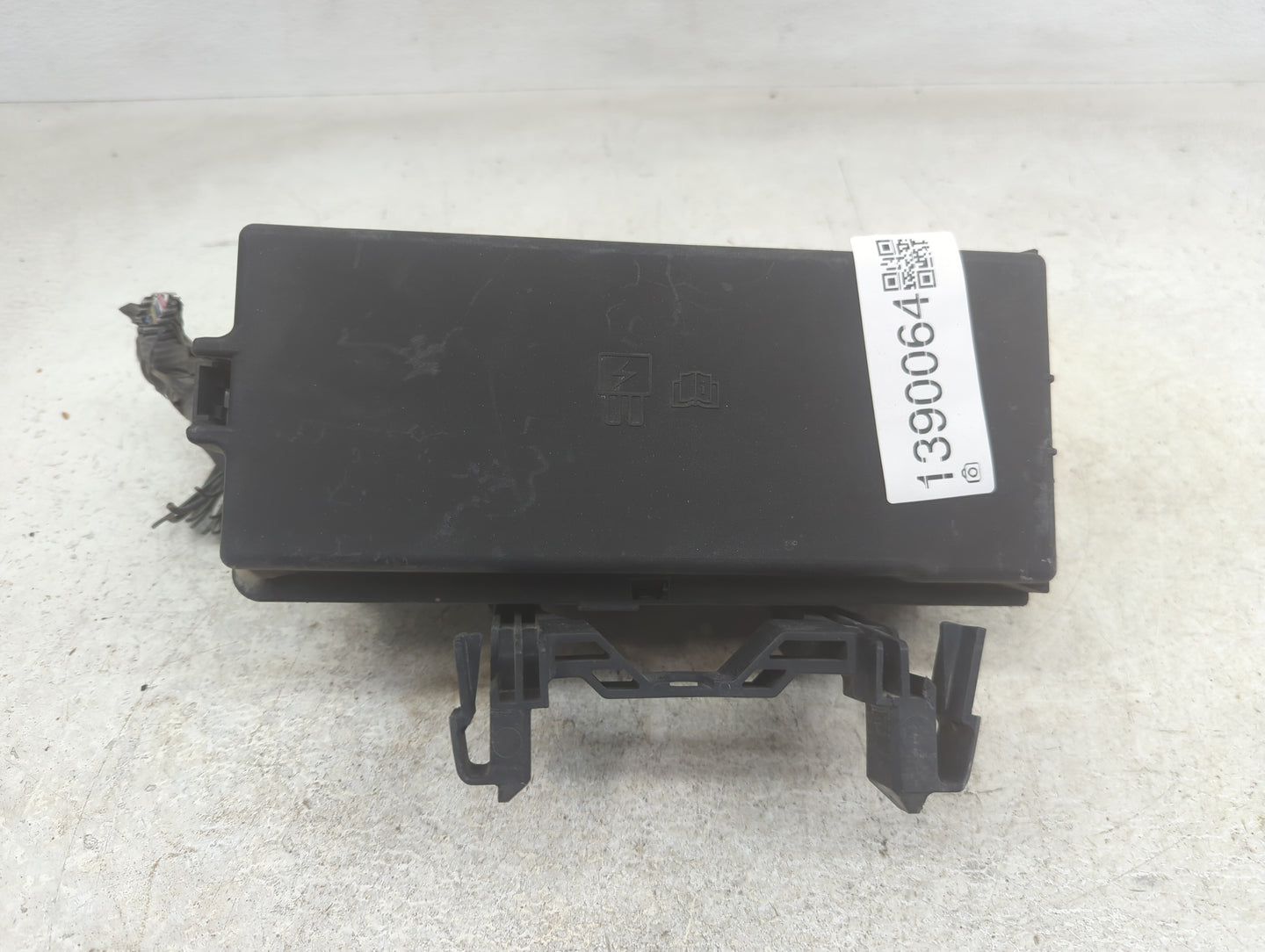 2009-2012 Ford Flex Fusebox Fuse Box Panel Relay Module P/N:AG1T-14A003-AA Fits Fits 2009 2010 2011 2012 OEM Used Auto Parts