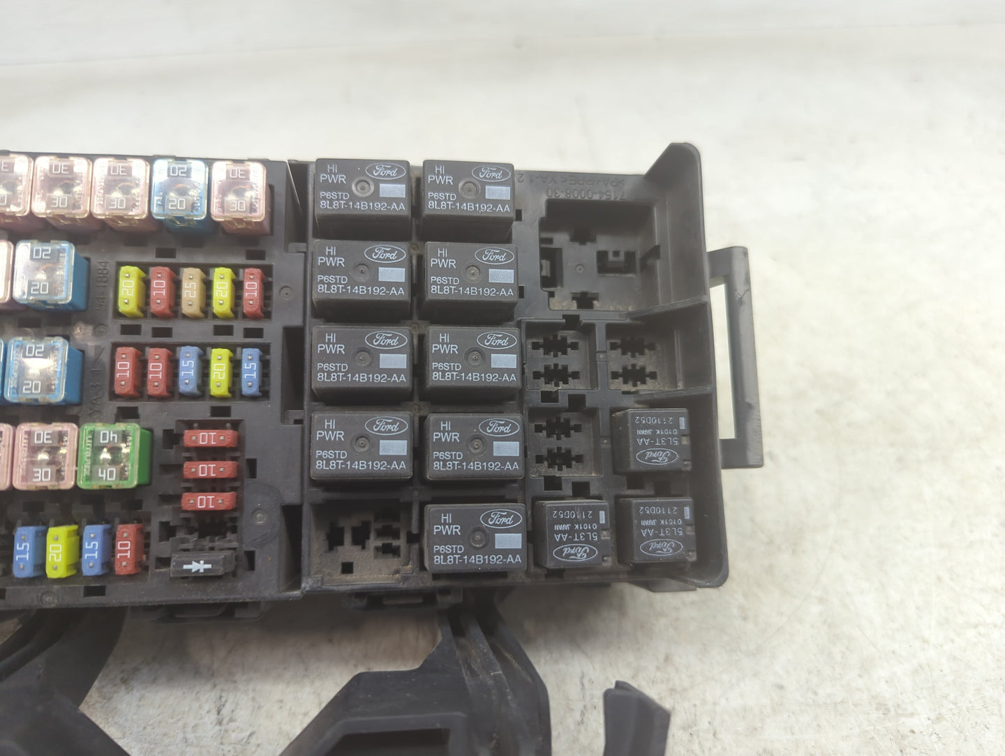 2009-2012 Ford Flex Fusebox Fuse Box Panel Relay Module P/N:AG1T-14A003-AA Fits Fits 2009 2010 2011 2012 OEM Used Auto Parts