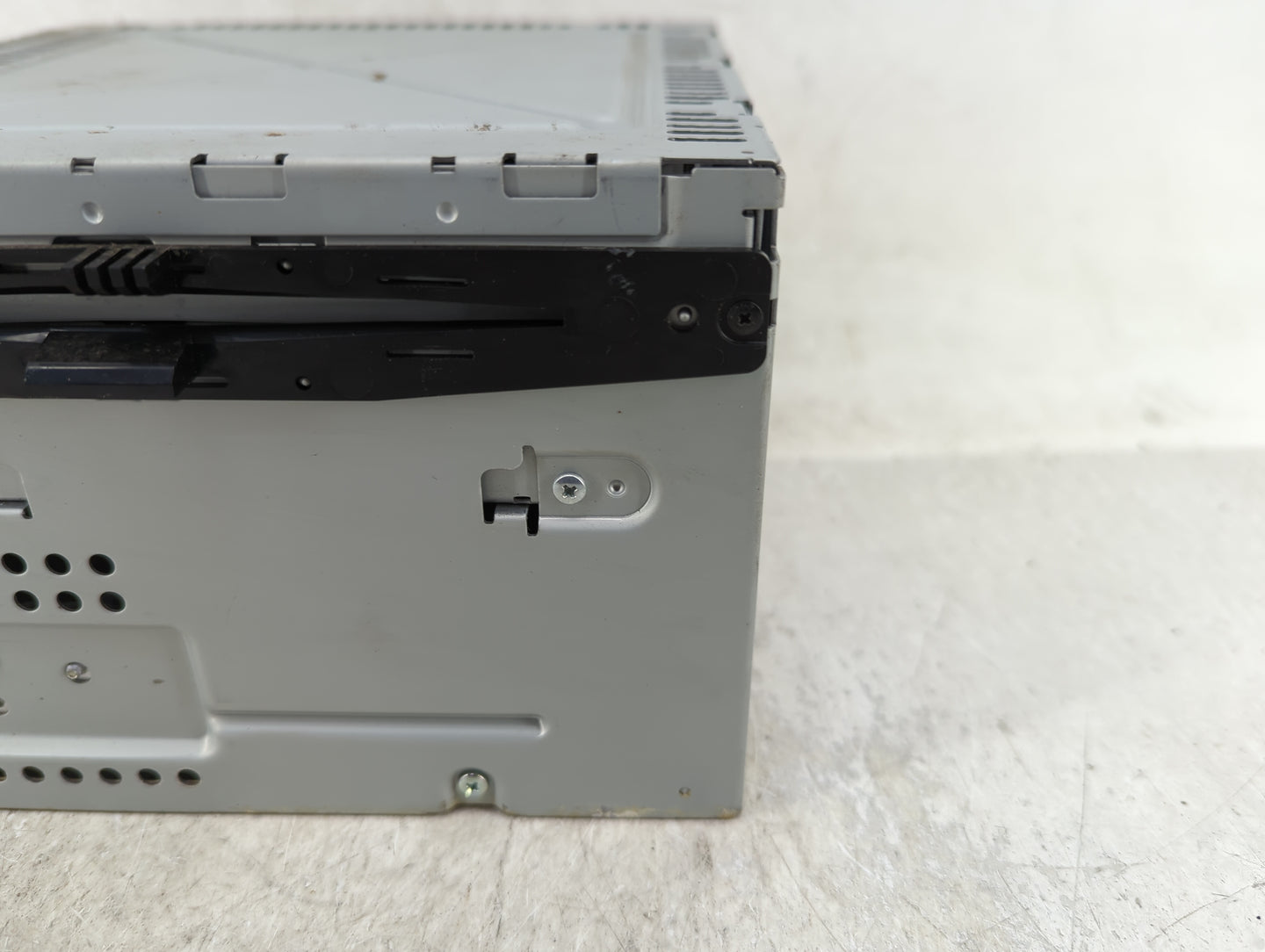 2011-2012 Ford Flex Radio AM FM Cd Player Receiver Replacement P/N:BA8T-19C159-AB Fits Fits 2011 2012 OEM Used Auto Parts - 