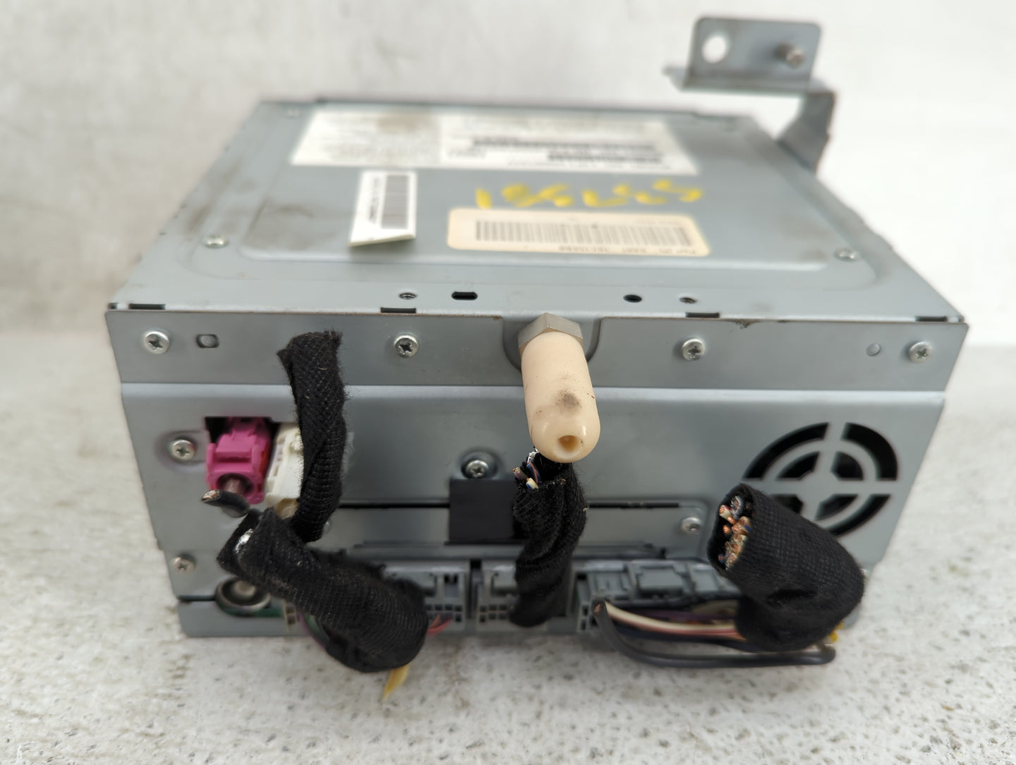 2011-2012 Ford Flex Radio AM FM Cd Player Receiver Replacement P/N:UQW1317 BA8T-19C158-BB Fits Fits 2011 2012 OEM Used Auto 