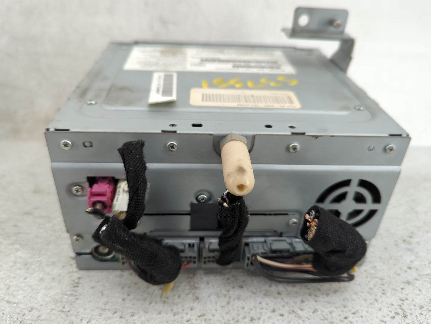 2011-2012 Ford Flex Radio AM FM Cd Player Receiver Replacement P/N:UQW1317 BA8T-19C158-BB Fits Fits 2011 2012 OEM Used Auto 