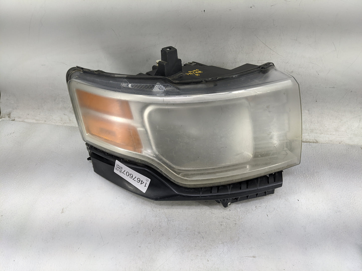 2009-2011 Ford Flex Tail Light Assembly Passenger Right OEM P/N:F00HTF107809 8A8313005AF Fits Fits 2009 2010 2011 OEM Used A