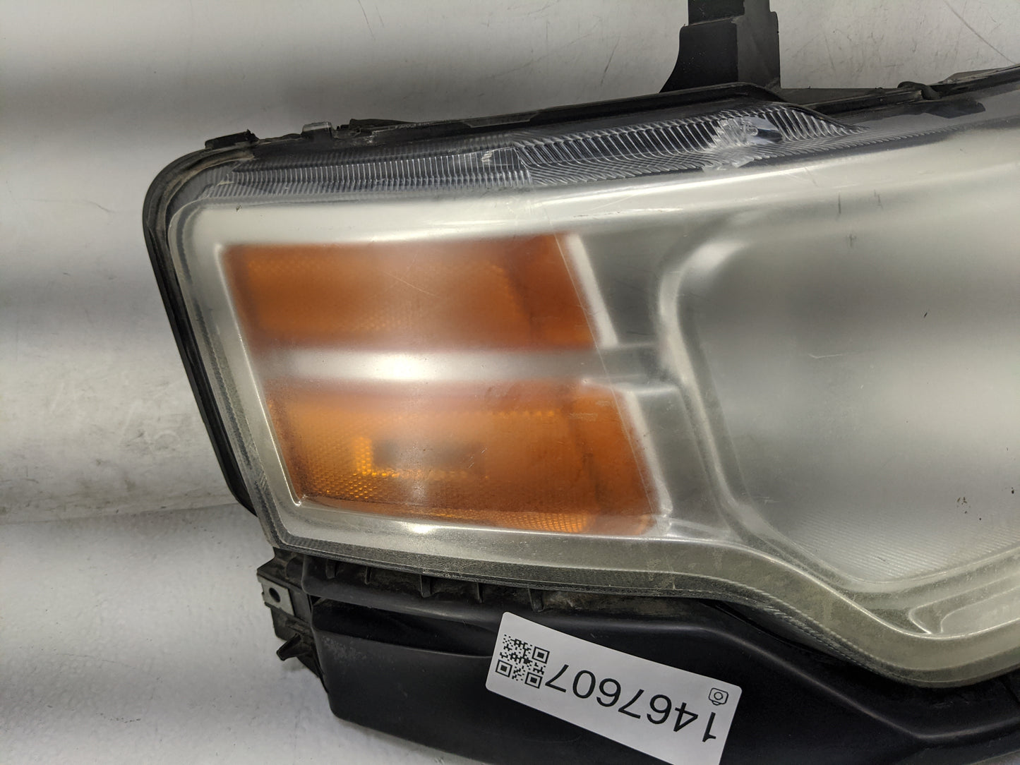 2009-2011 Ford Flex Tail Light Assembly Passenger Right OEM P/N:F00HTF107809 8A8313005AF Fits Fits 2009 2010 2011 OEM Used A