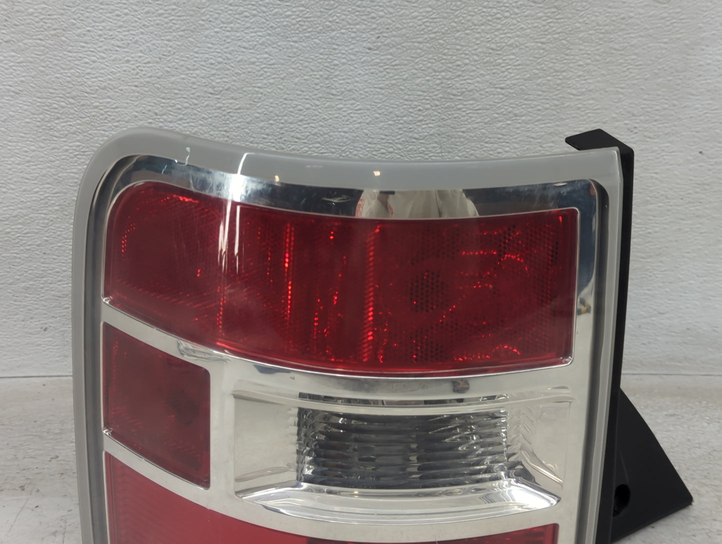 2009-2011 Ford Flex Tail Light Assembly Driver Left OEM Fits Fits 2009 2010 2011 OEM Used Auto Parts - Oemusedautoparts1.com