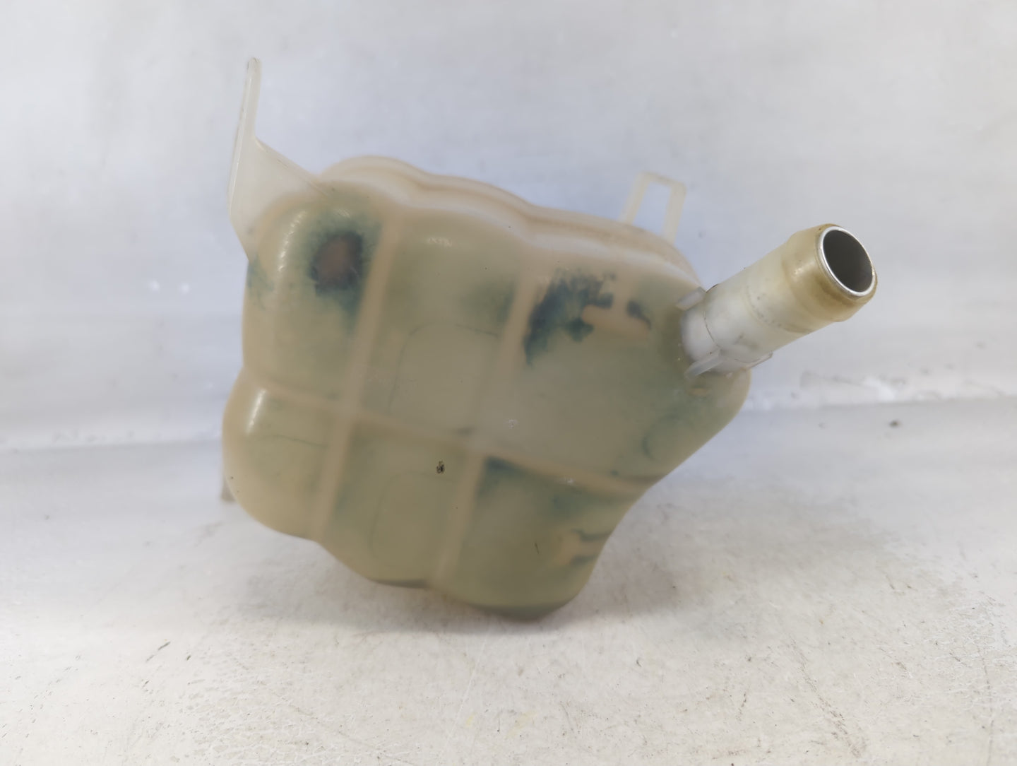 2009-2019 Ford Flex Radiator Coolant Overflow Expansion Tank Bottle 924361 - Oemusedautoparts1.com