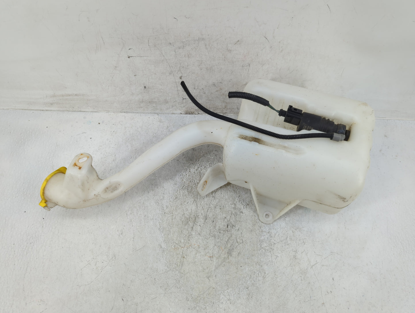 2008-2011 Ford Focus Windshield Washer Fluid Reservoir Bottle Oem - Oemusedautoparts1.com