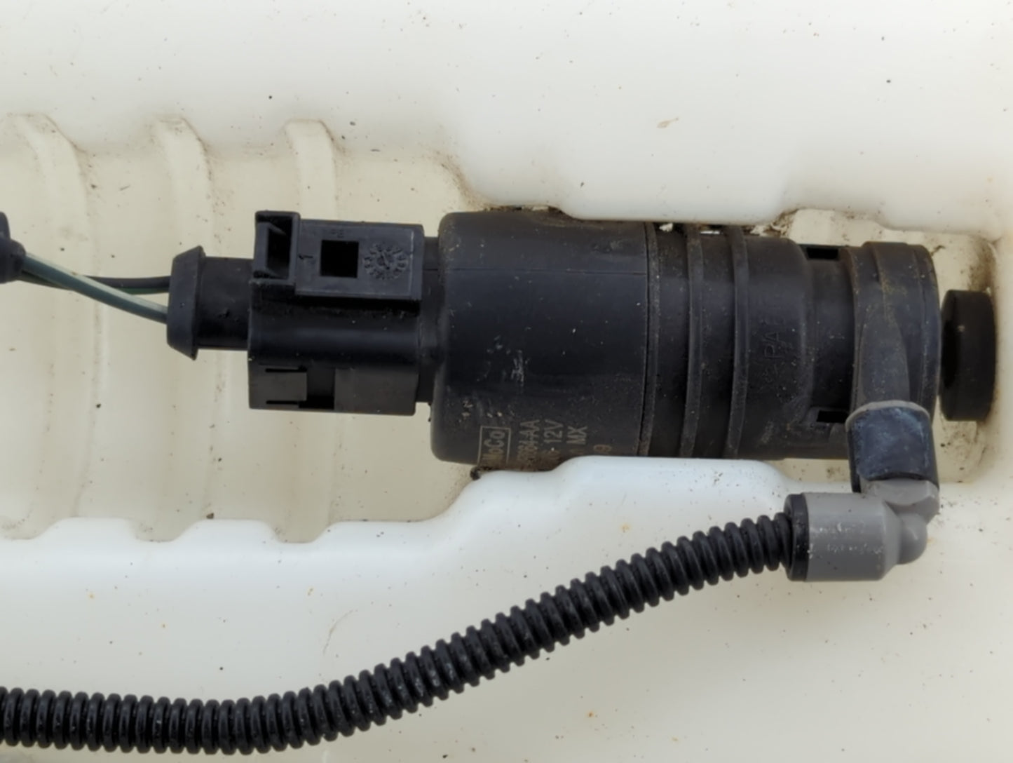 2008-2011 Ford Focus Windshield Washer Fluid Reservoir Bottle Oem - Oemusedautoparts1.com