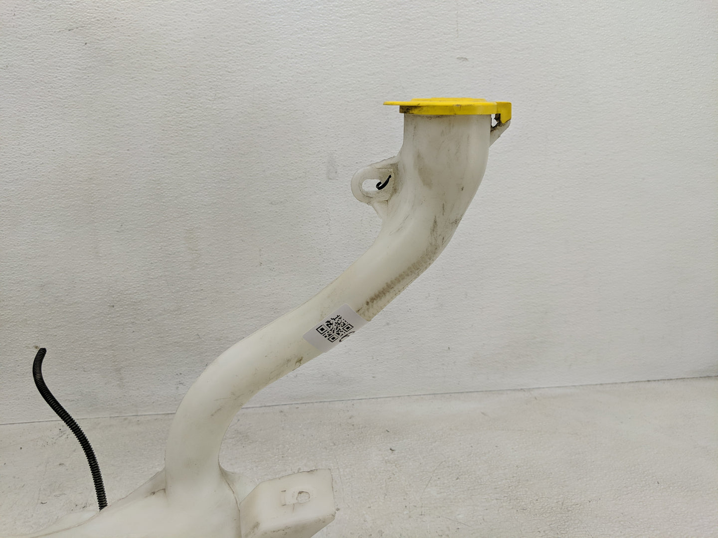 2008-2011 Ford Focus Windshield Washer Fluid Reservoir Bottle Oem - Oemusedautoparts1.com