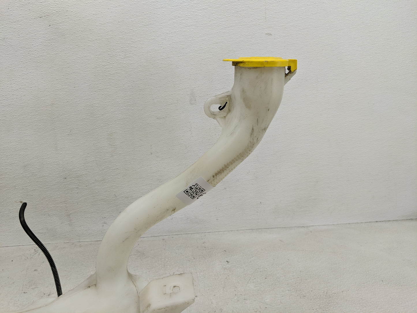 2008-2011 Ford Focus Windshield Washer Fluid Reservoir Bottle Oem - Oemusedautoparts1.com