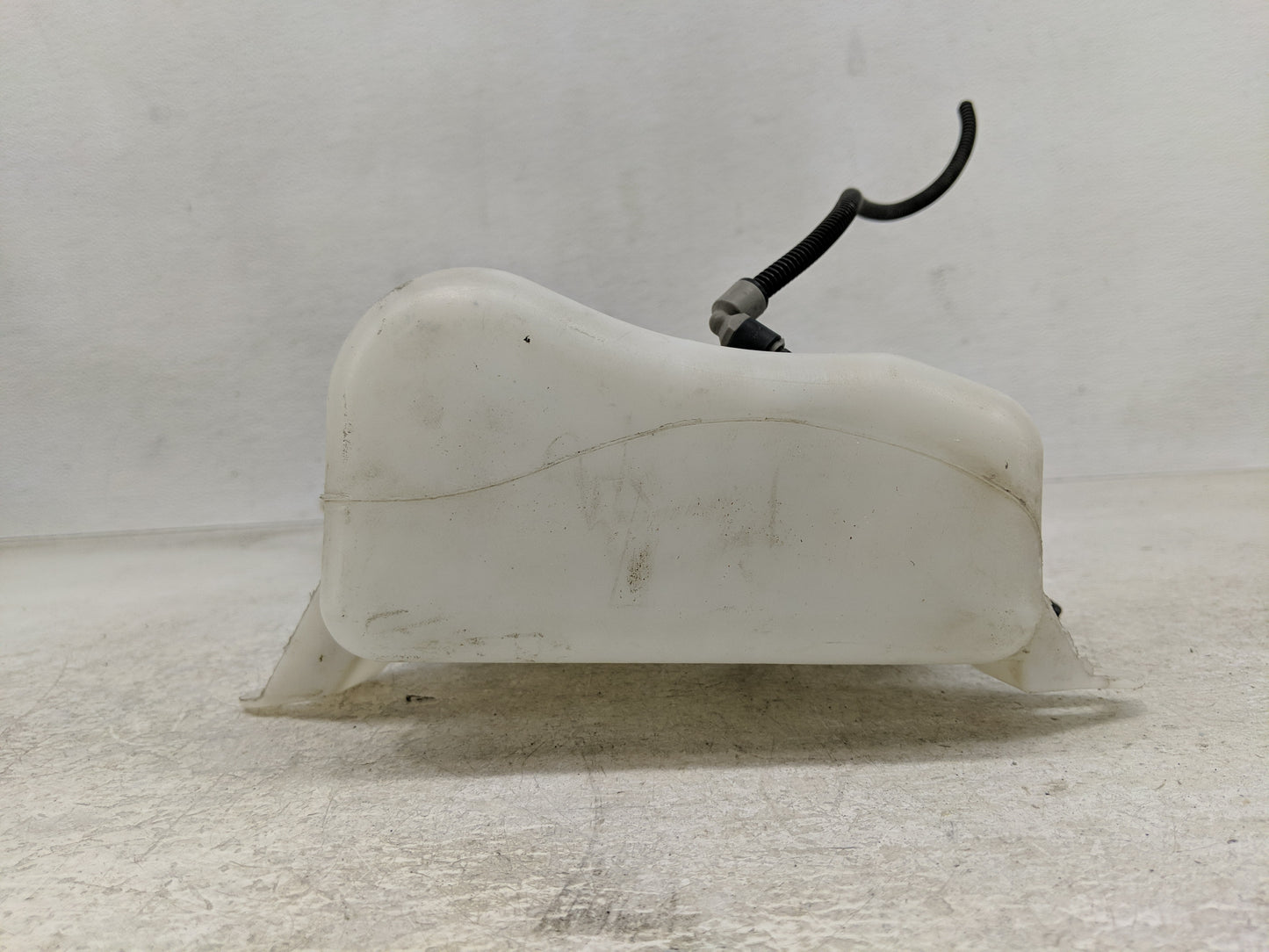 2008-2011 Ford Focus Windshield Washer Fluid Reservoir Bottle Oem - Oemusedautoparts1.com