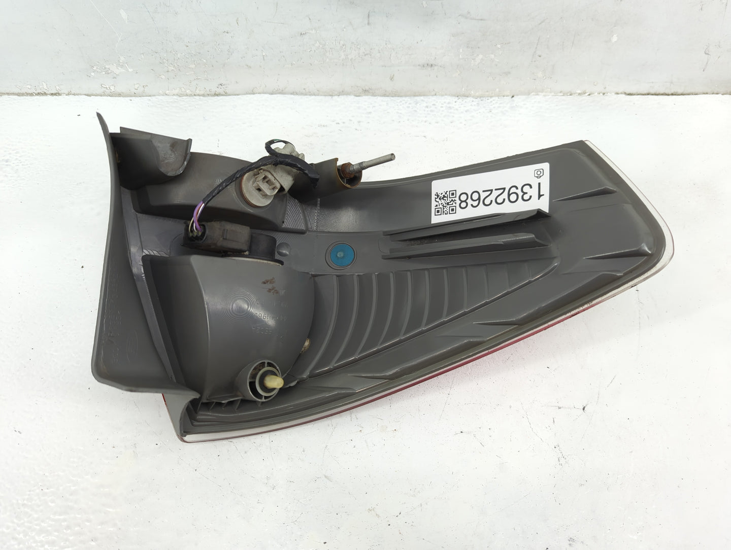2009-2011 Ford Focus Tail Light Assembly Passenger Right OEM P/N:44ZH-1965 Fits Fits 2009 2010 2011 OEM Used Auto Parts - Oe