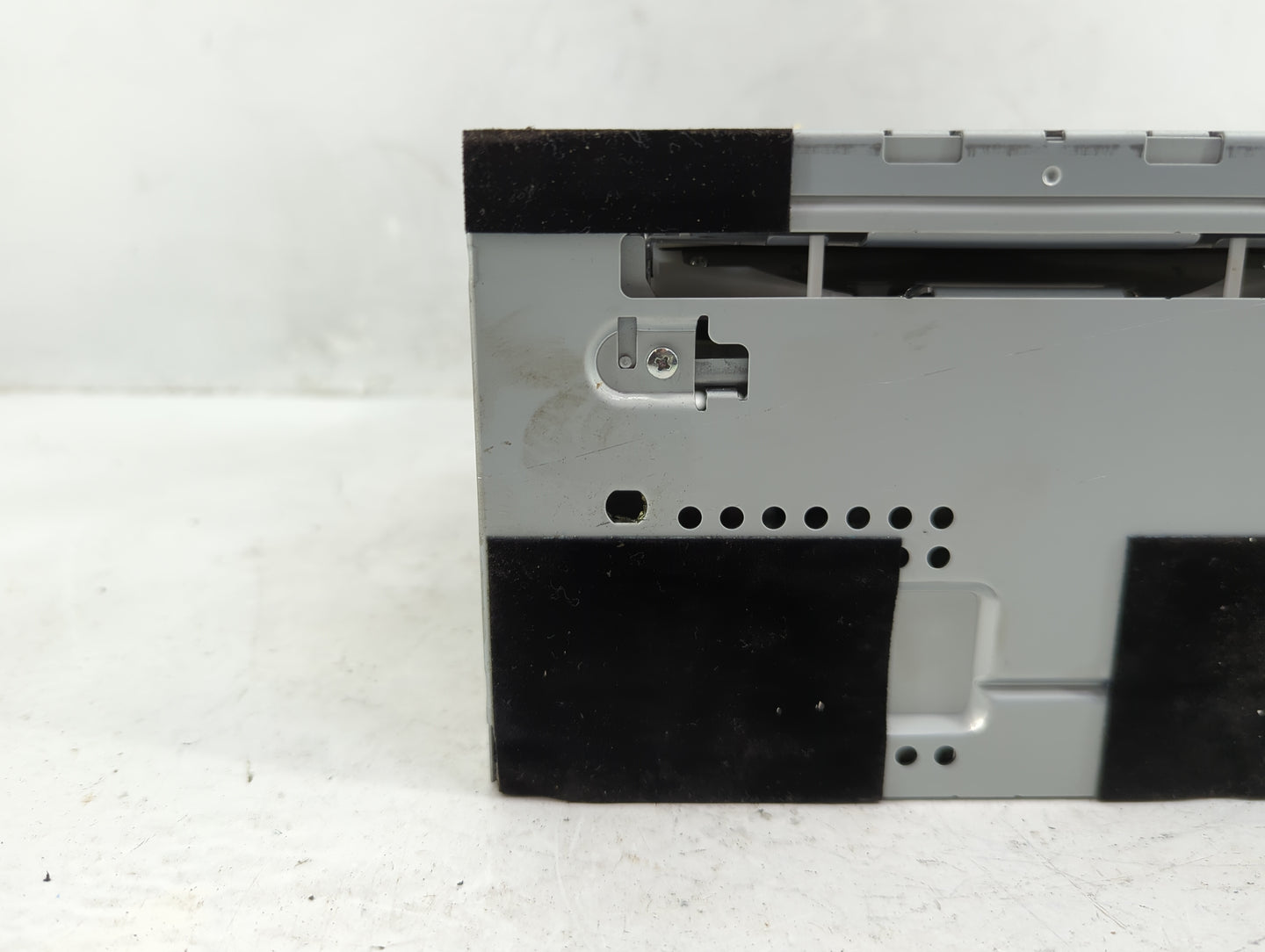 2010-2011 Ford Focus Radio AM FM Cd Player Receiver Replacement P/N:AS4T-18D822-AA Fits Fits 2010 2011 OEM Used Auto Parts -