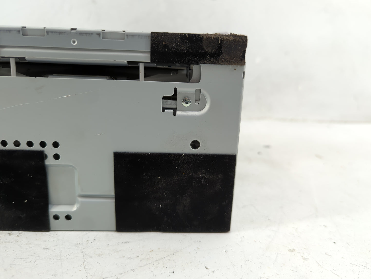 2010-2011 Ford Focus Radio AM FM Cd Player Receiver Replacement P/N:AS4T-18D822-AA Fits Fits 2010 2011 OEM Used Auto Parts -