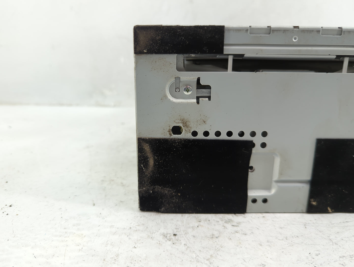 2010-2011 Ford Focus Radio AM FM Cd Player Receiver Replacement P/N:AS4T-19C107-AA Fits Fits 2010 2011 OEM Used Auto Parts -