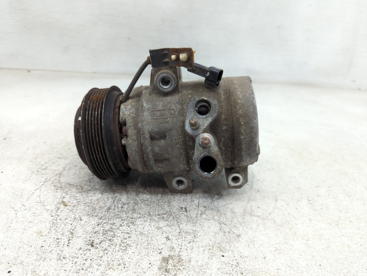 2008-2011 Ford Focus Air Conditioning A/c Ac Compressor Oem - Oemusedautoparts1.com