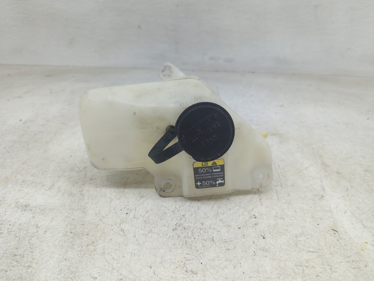 2008-2011 Ford Focus Radiator Coolant Overflow Expansion Tank Bottle 1415531 - Oemusedautoparts1.com