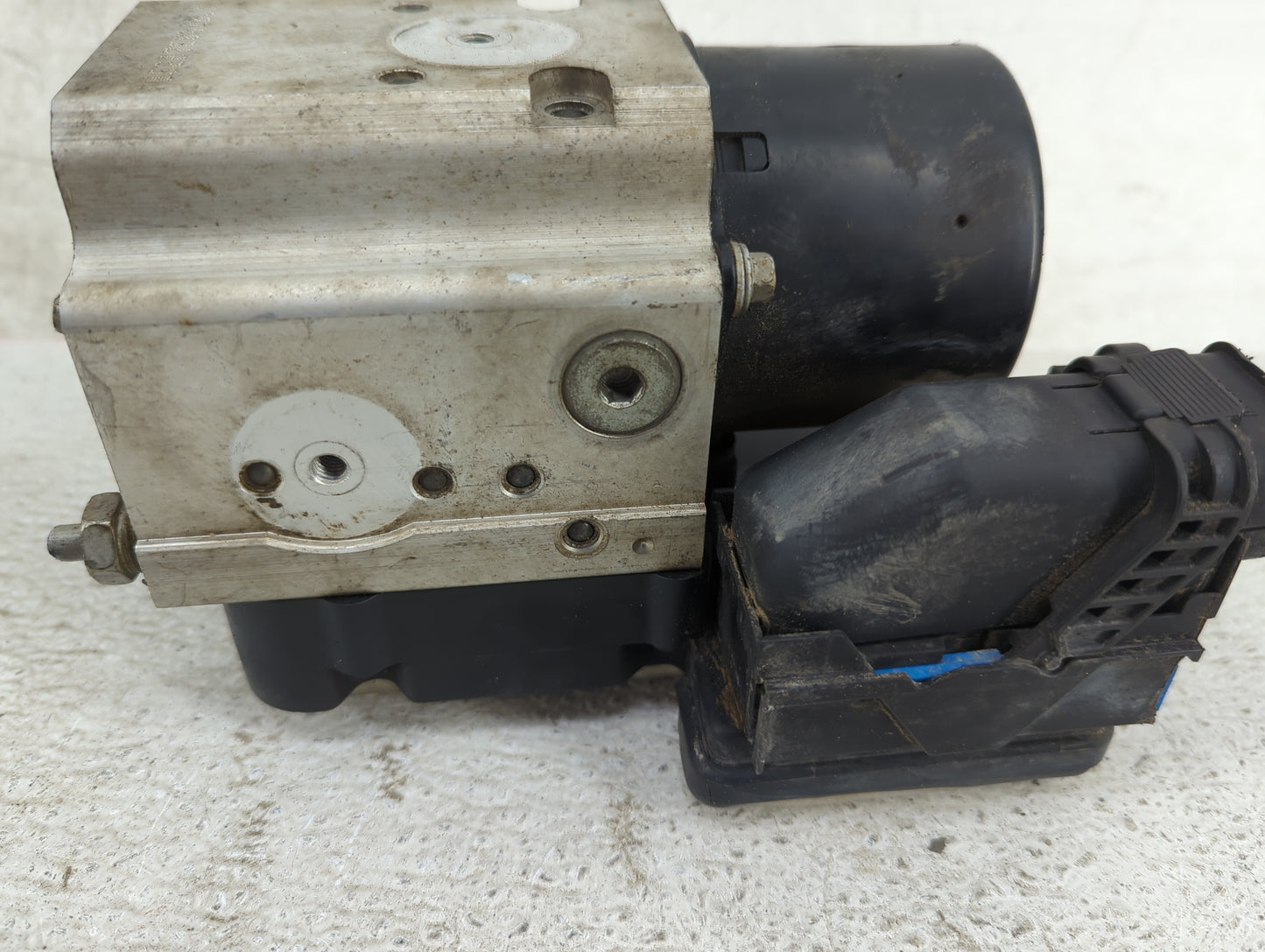 2011 Ford Focus ABS Pump Control Module Replacement P/N:G13UPR4 13642516U Fits OEM Used Auto Parts - Oemusedautoparts1.com