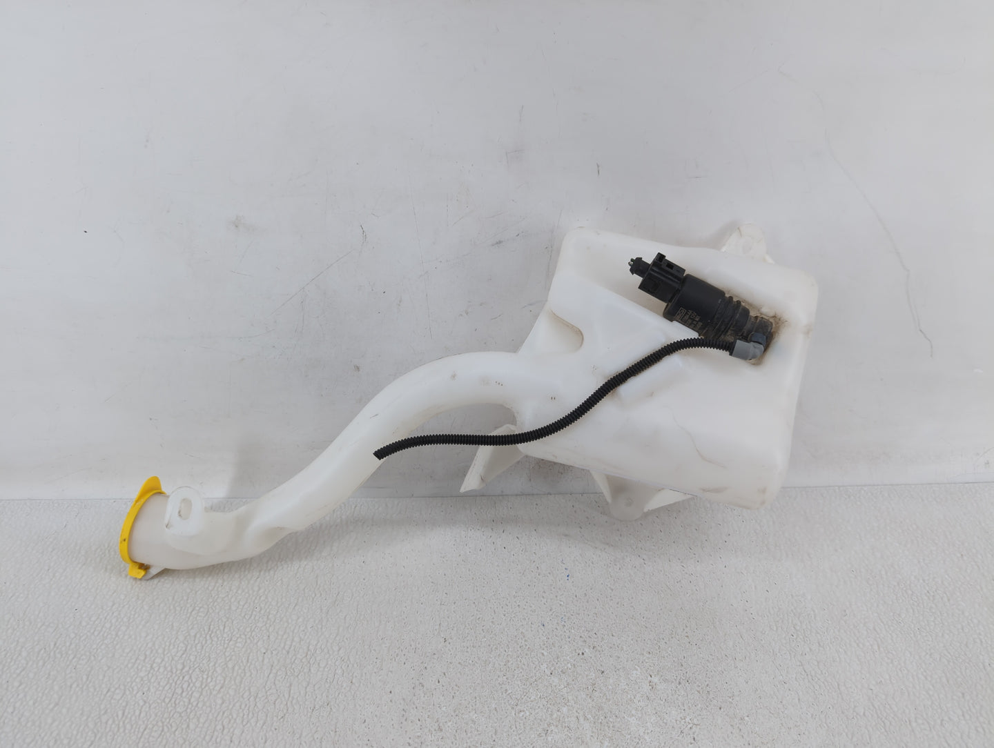 2008-2011 Ford Focus Radiator Coolant Overflow Expansion Tank Bottle - Oemusedautoparts1.com