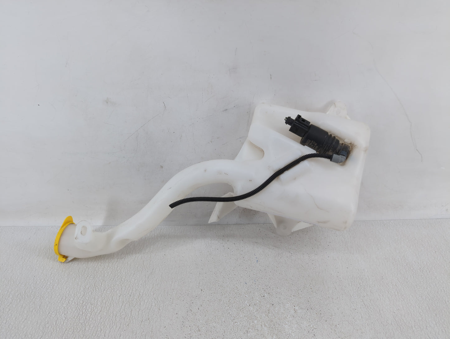 2008-2011 Ford Focus Radiator Coolant Overflow Expansion Tank Bottle - Oemusedautoparts1.com