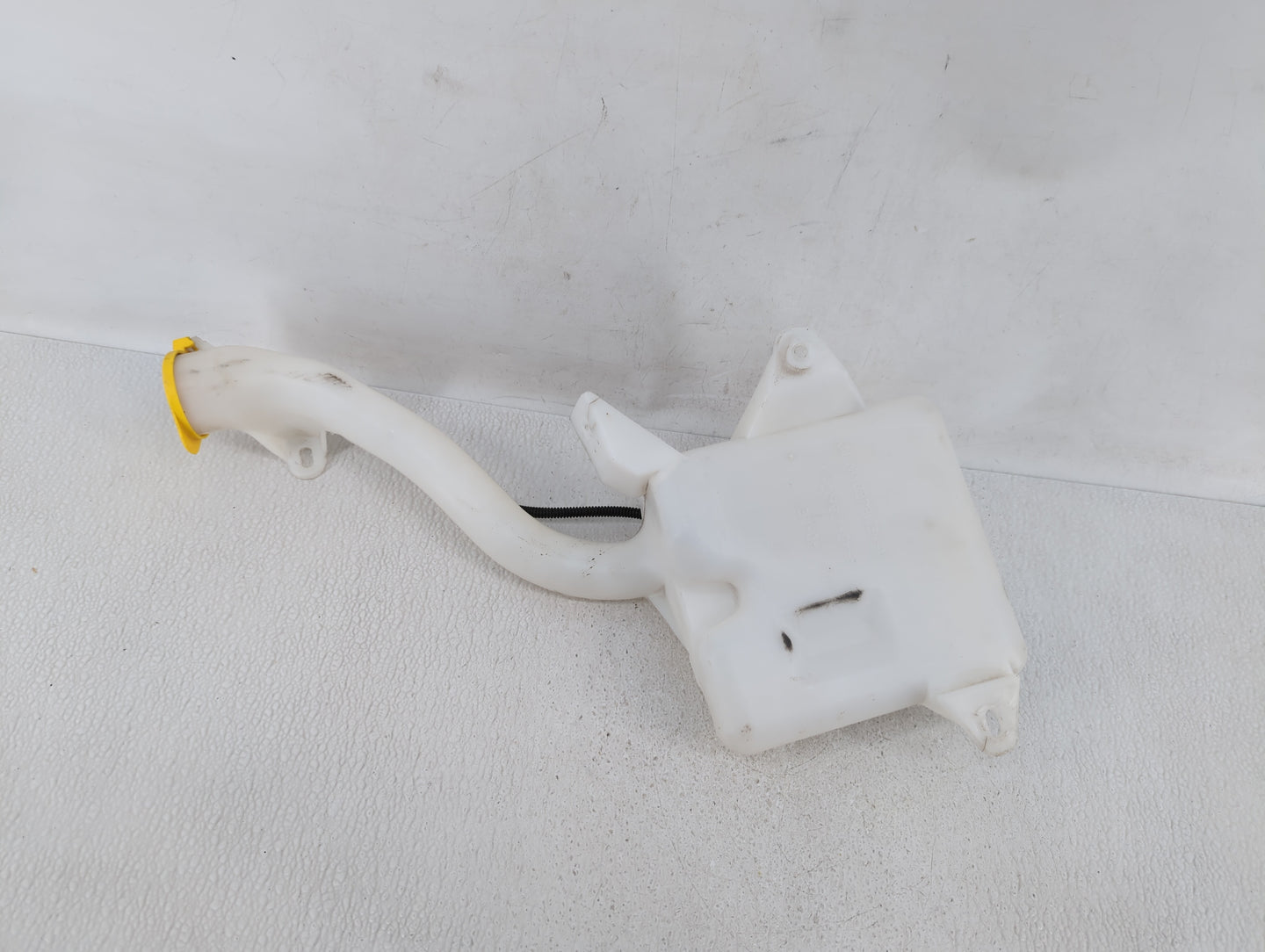 2008-2011 Ford Focus Radiator Coolant Overflow Expansion Tank Bottle - Oemusedautoparts1.com