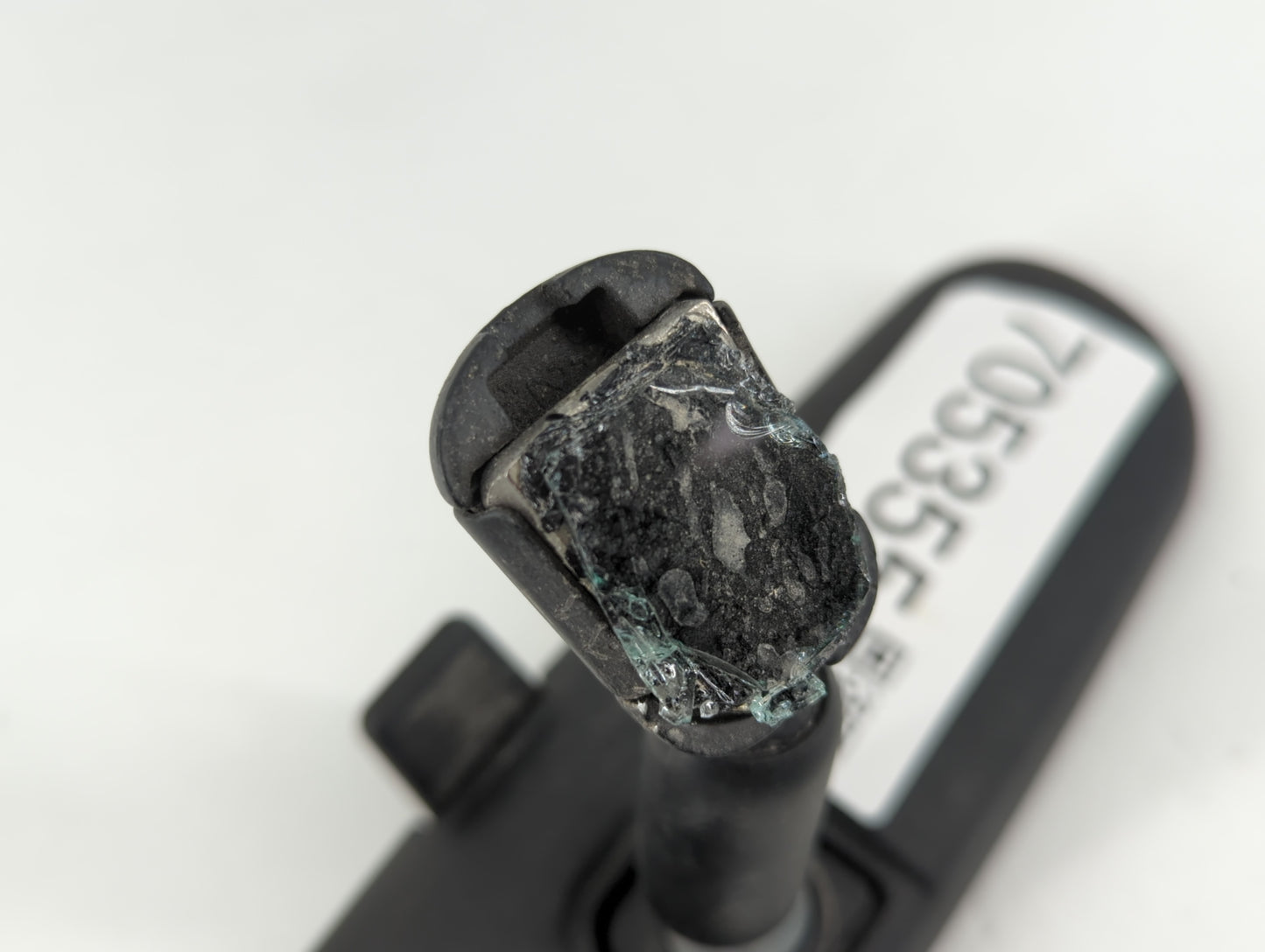 2010-2018 Ford Focus Interior Rear View Mirror Replacement OEM P/N:E8011681 Fits OEM Used Auto Parts - Oemusedautoparts1.com