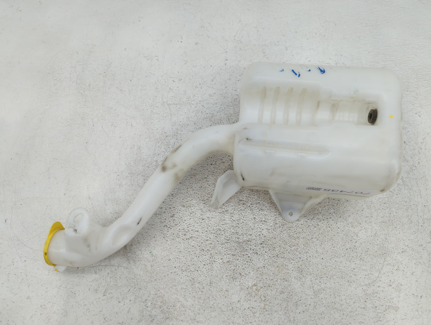 2008-2011 Ford Focus Windshield Washer Fluid Reservoir Bottle Oem - Oemusedautoparts1.com