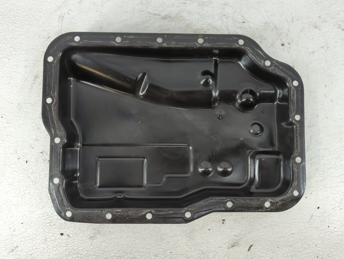 2005-2011 Ford Focus Engine Oil Pan P/N:8S4P-7000-FA Fits Fits 2005 2006 2007 2008 2009 2010 2011 2012 2013 OEM Used Auto Pa