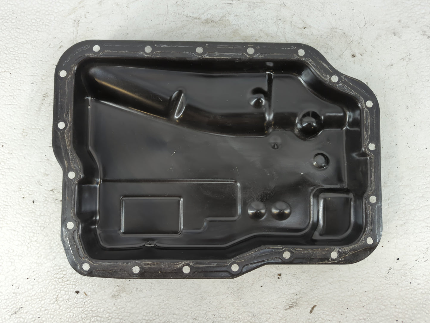 2005-2011 Ford Focus Engine Oil Pan P/N:8S4P-7000-FA Fits Fits 2005 2006 2007 2008 2009 2010 2011 2012 2013 OEM Used Auto Pa