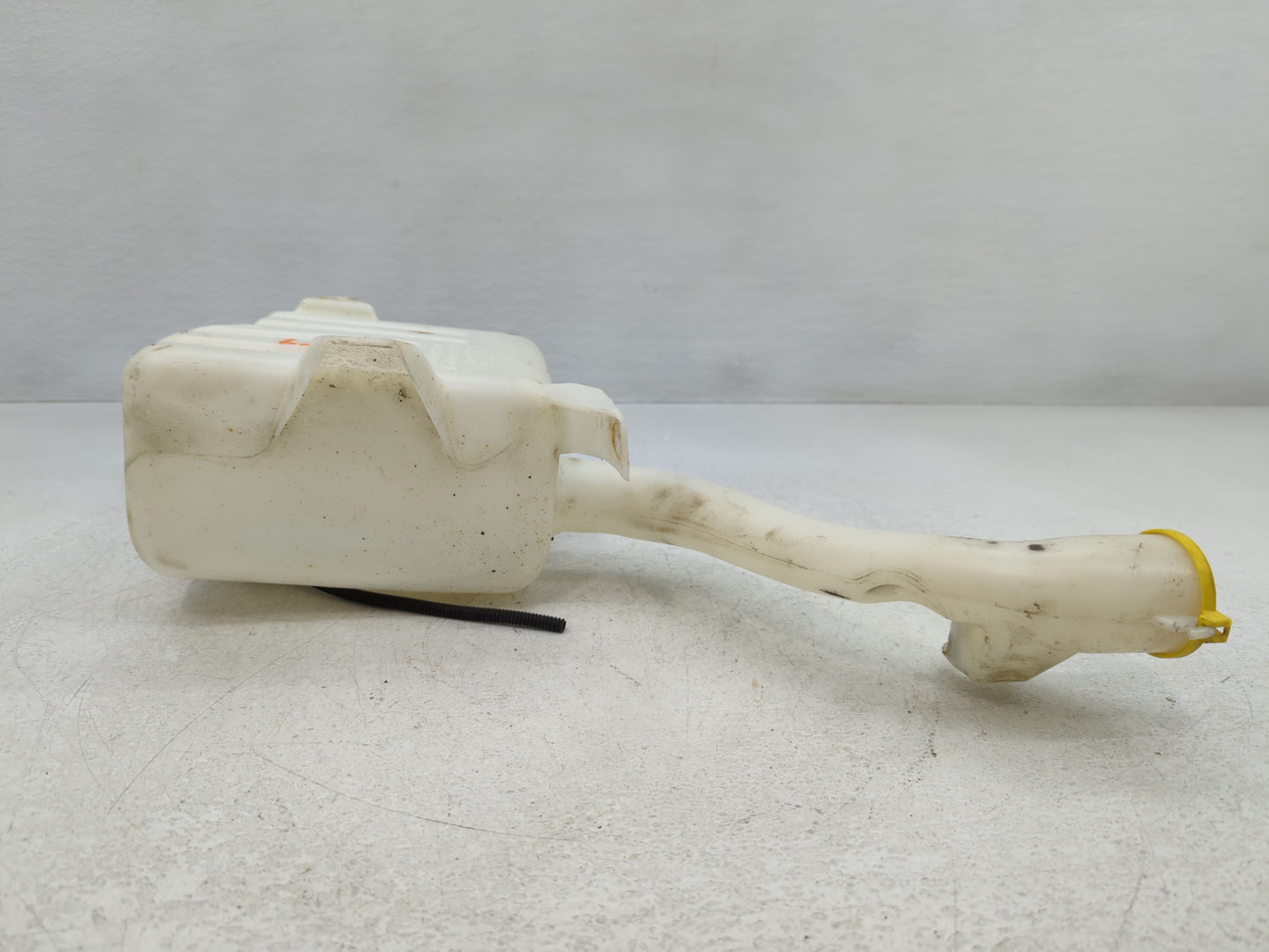 2008-2011 Ford Focus Windshield Washer Fluid Reservoir Bottle Oem - Oemusedautoparts1.com