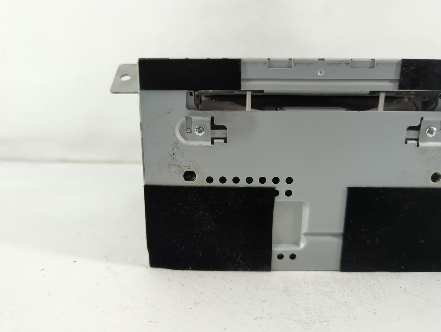 2010-2011 Ford Focus Radio AM FM Cd Player Receiver Replacement P/N:AS4T-19C157-AA Fits Fits 2010 2011 OEM Used Auto Parts -