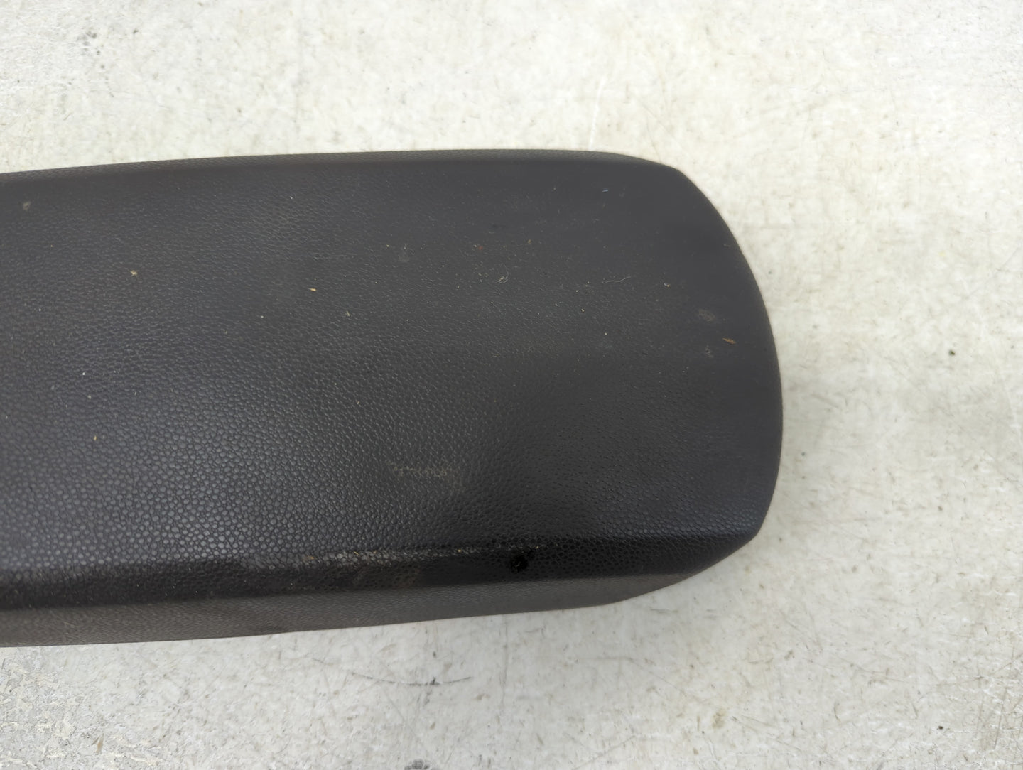 2012-2014 Ford Focus Center Console Armrest Cover Lid Fits Fits 2012 2013 2014 OEM Used Auto Parts - Oemusedautoparts1.com