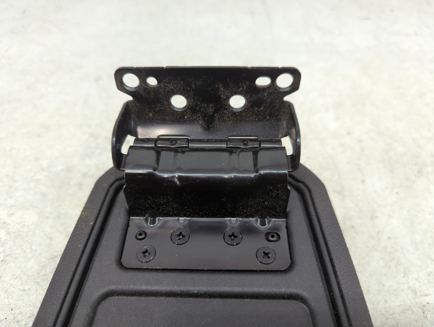 2012-2014 Ford Focus Center Console Armrest Cover Lid Fits Fits 2012 2013 2014 OEM Used Auto Parts - Oemusedautoparts1.com