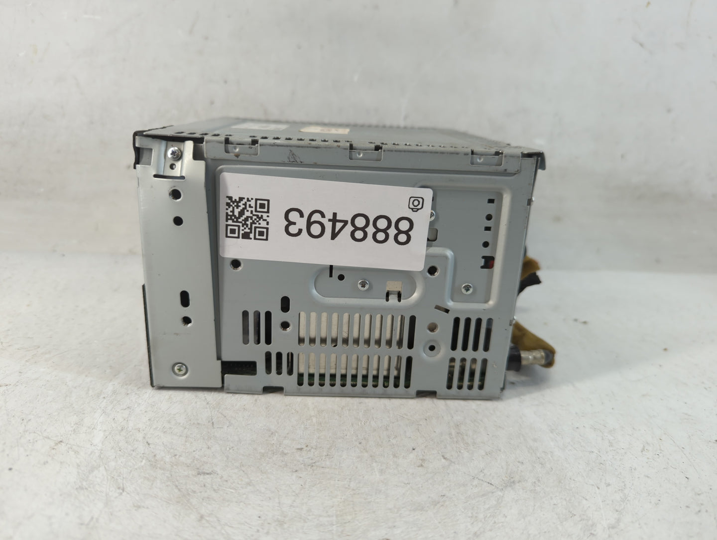 2010-2011 Ford Focus Radio AM FM Cd Player Receiver Replacement P/N:AS4T-18D822-AA Fits Fits 2010 2011 OEM Used Auto Parts -