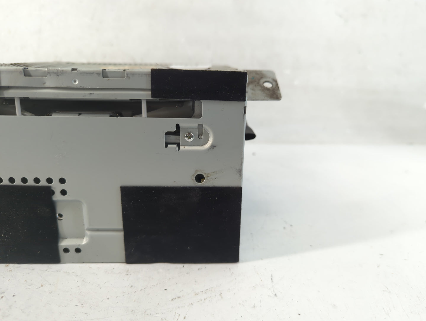 2010-2011 Ford Focus Radio AM FM Cd Player Receiver Replacement P/N:AS4T-19C107-AA Fits Fits 2010 2011 OEM Used Auto Parts -