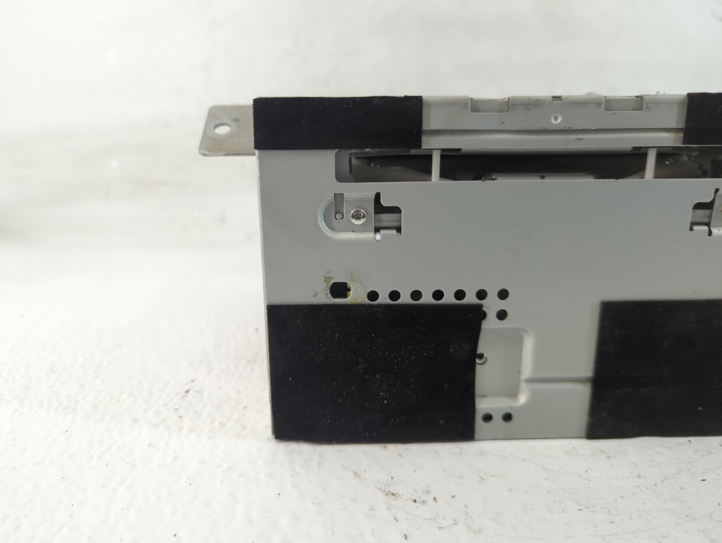 2010-2011 Ford Focus Radio AM FM Cd Player Receiver Replacement P/N:AS4T-19C107-AA Fits Fits 2010 2011 OEM Used Auto Parts -