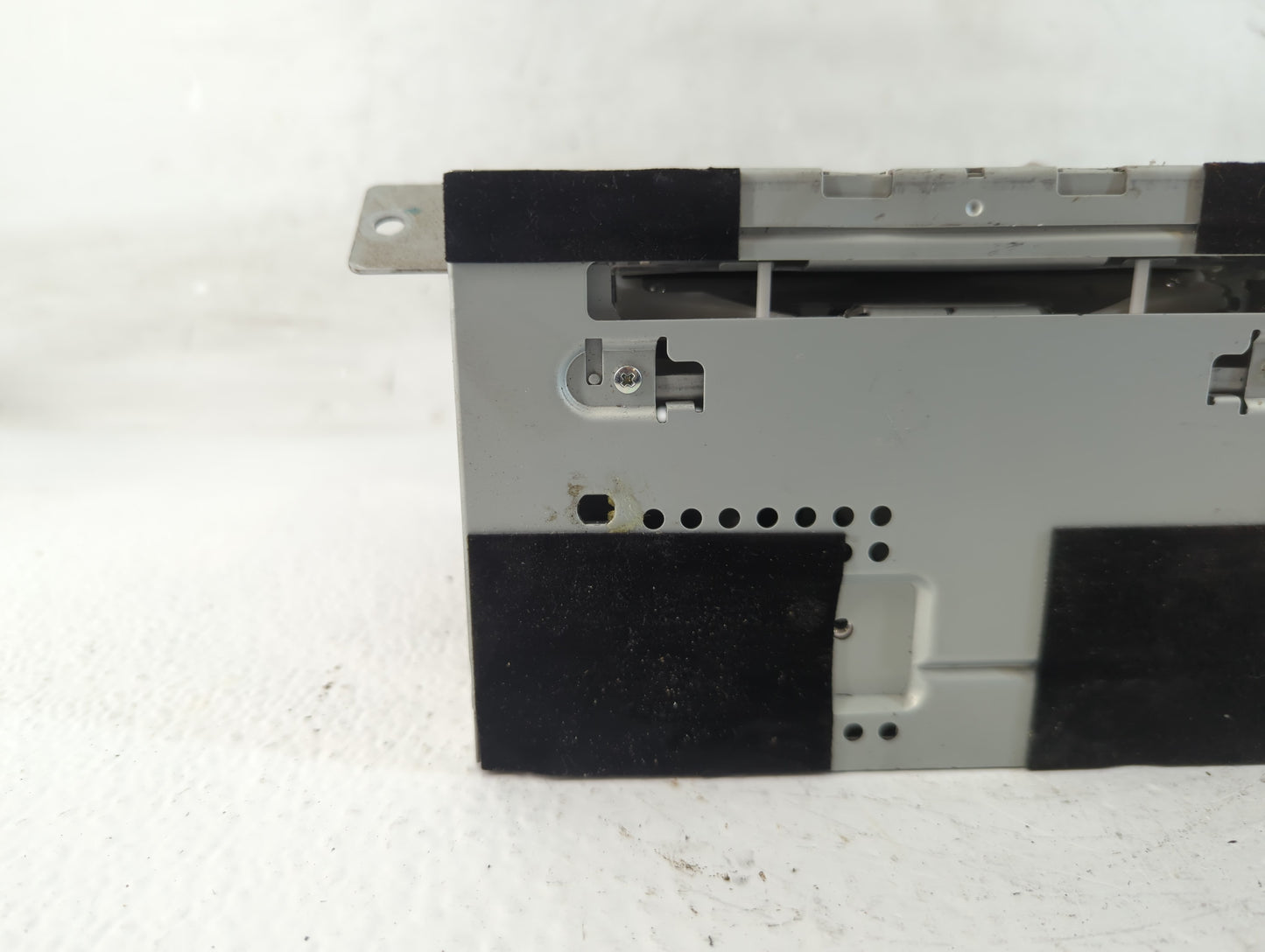 2010-2011 Ford Focus Radio AM FM Cd Player Receiver Replacement P/N:AS4T-19C107-AA Fits Fits 2010 2011 OEM Used Auto Parts -