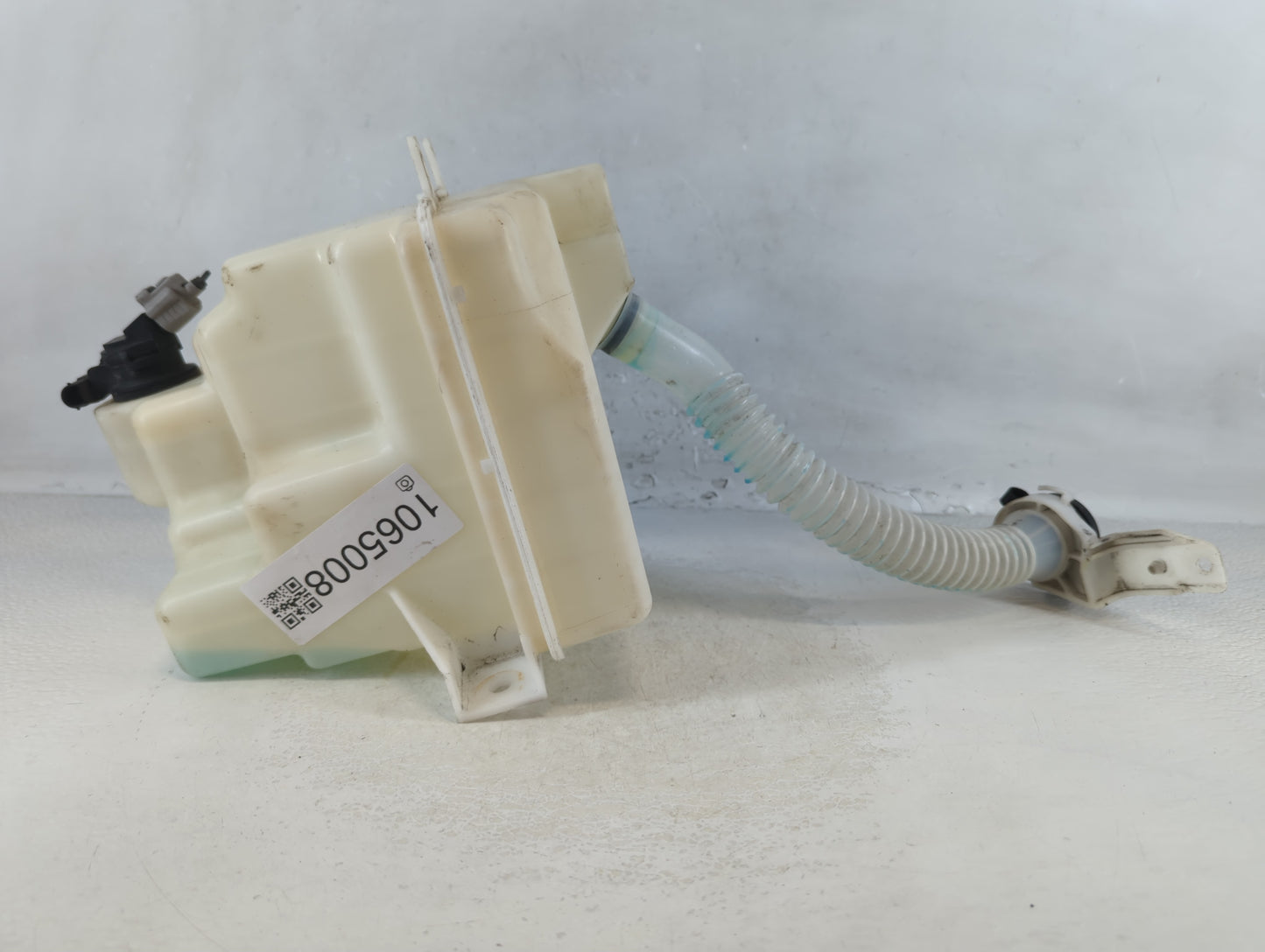 2006-2012 Ford Fusion Windshield Washer Fluid Reservoir Bottle Oem - Oemusedautoparts1.com