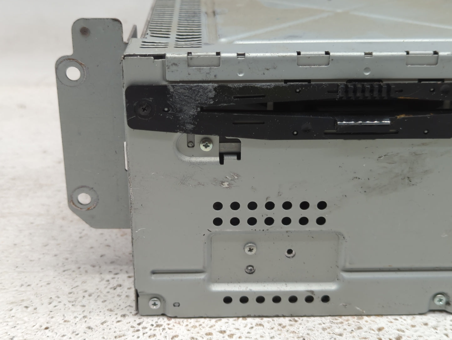 2011-2012 Ford Fusion Radio AM FM Cd Player Receiver Replacement P/N:BE5T-19C157-AA Fits Fits 2011 2012 OEM Used Auto Parts 