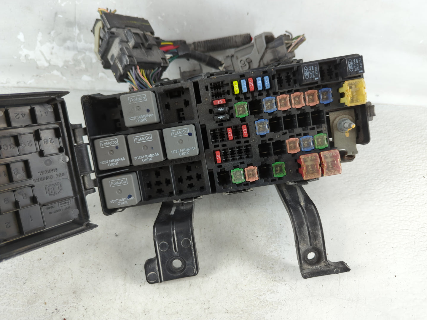 2010-2012 Ford Fusion Fusebox Fuse Box Panel Relay Module P/N:BE5T-14290-F Fits Fits 2010 2011 2012 OEM Used Auto Parts - Oe