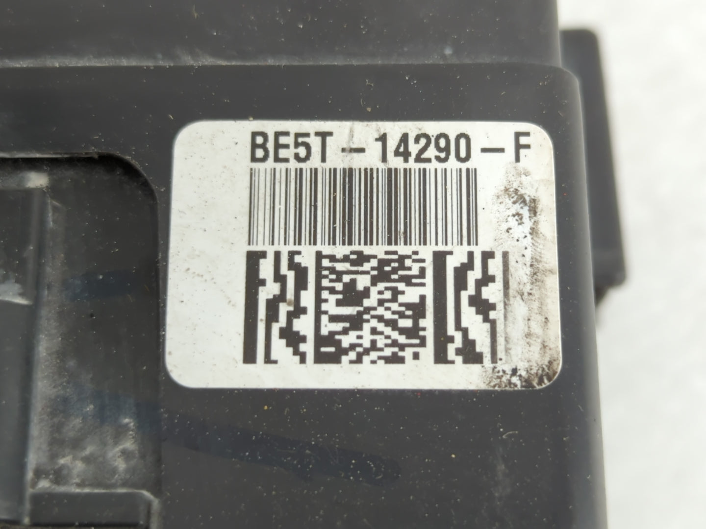 2010-2012 Ford Fusion Fusebox Fuse Box Panel Relay Module P/N:BE5T-14290-F Fits Fits 2010 2011 2012 OEM Used Auto Parts - Oe