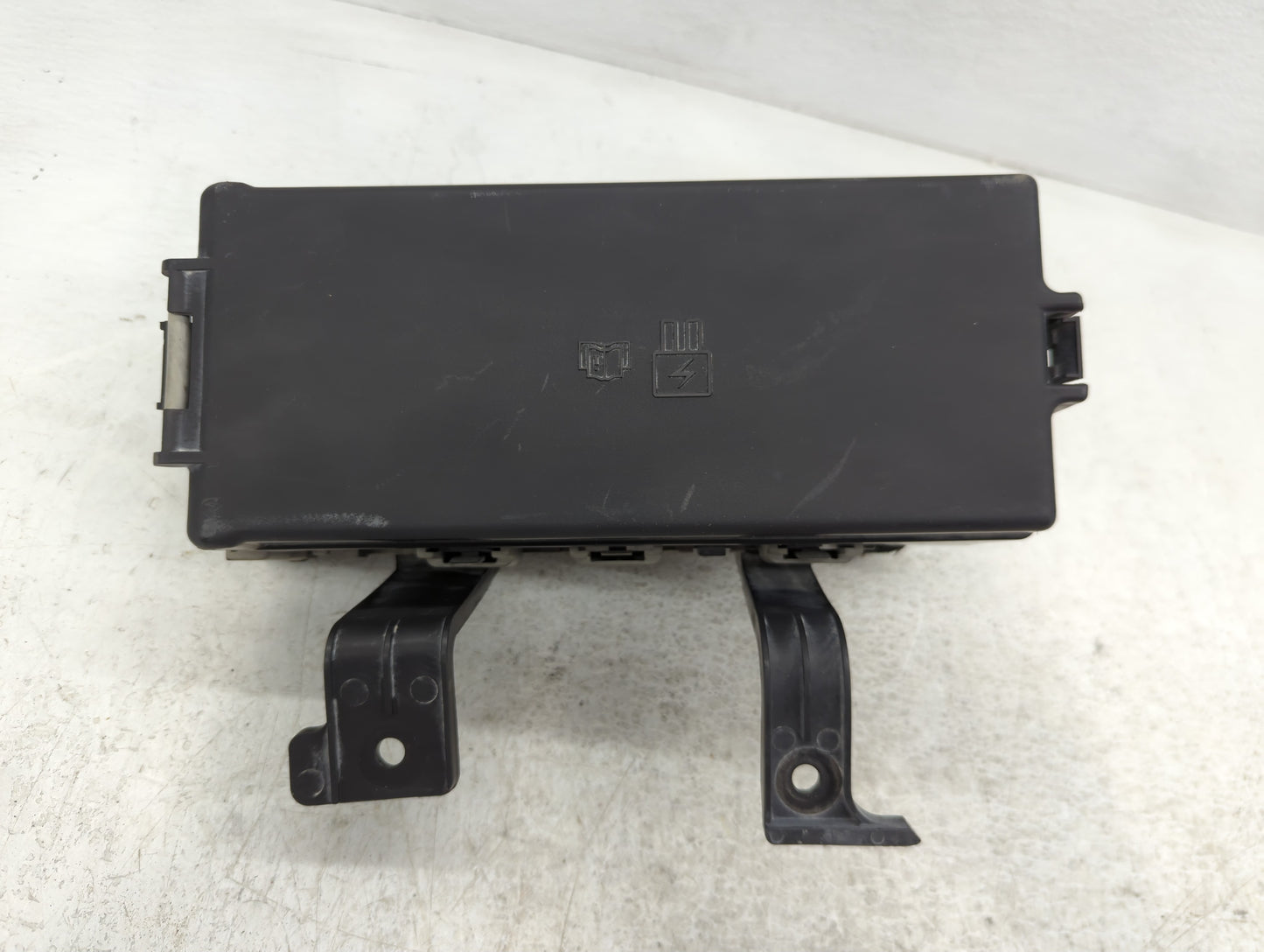 2010-2012 Ford Fusion Fusebox Fuse Box Panel Relay Module P/N:54-8799-30 Fits Fits 2010 2011 2012 OEM Used Auto Parts - Oemu