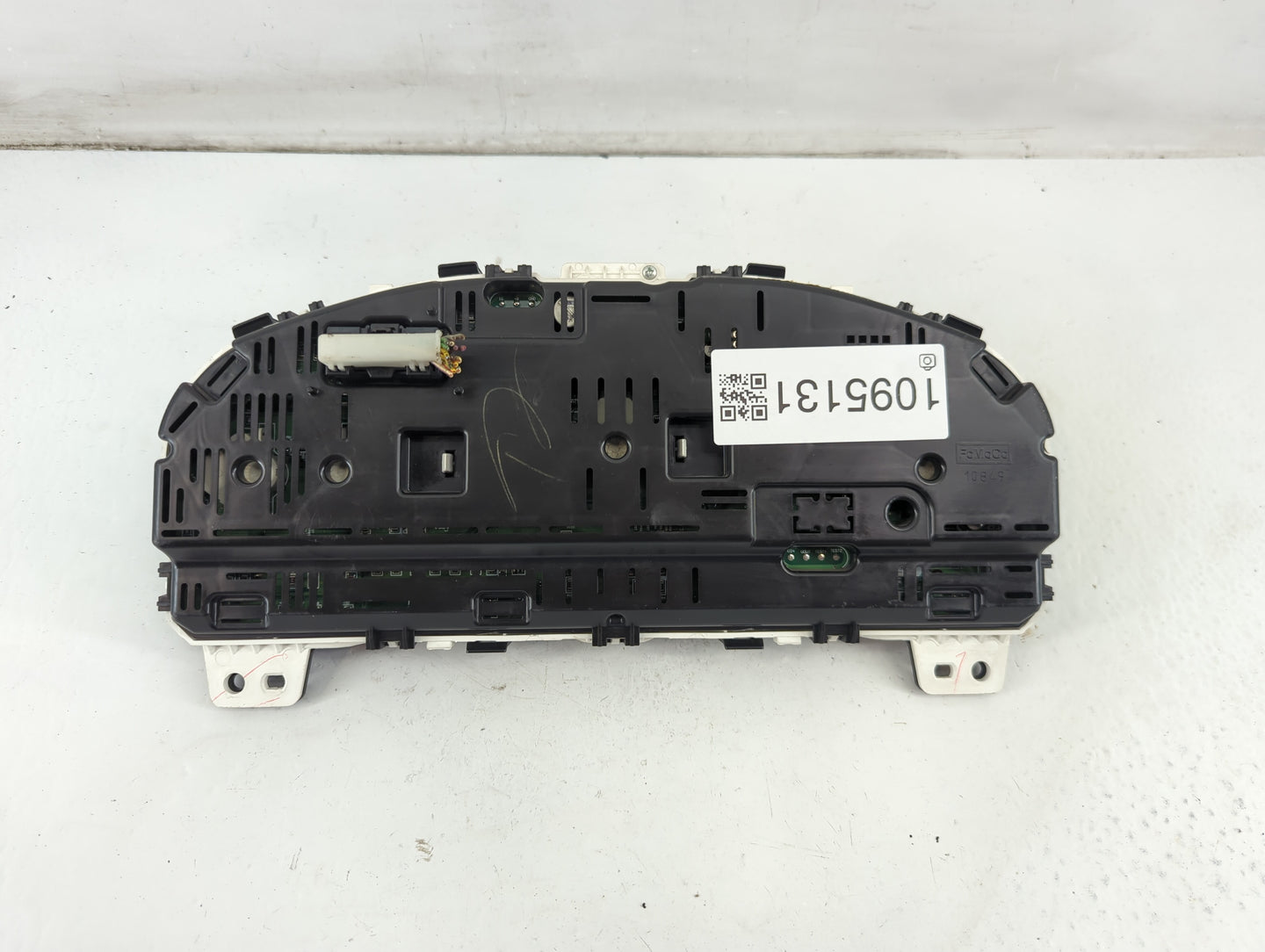 2011-2012 Ford Fusion Instrument Cluster Speedometer Gauges P/N:BE5T-10849-CD Fits Fits 2011 2012 OEM Used Auto Parts - Oemu
