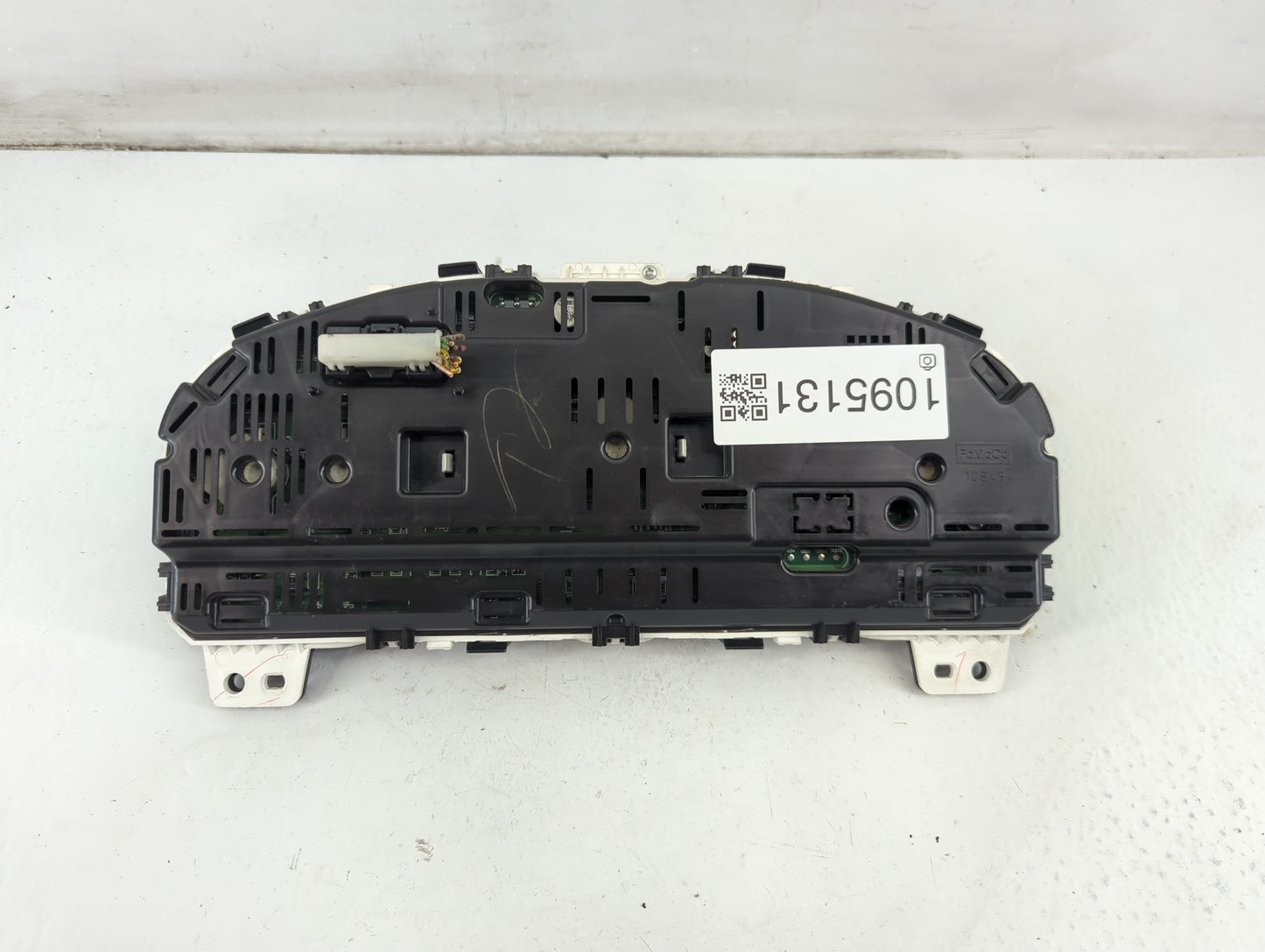 2011-2012 Ford Fusion Instrument Cluster Speedometer Gauges P/N:BE5T-10849-CD Fits Fits 2011 2012 OEM Used Auto Parts - Oemu
