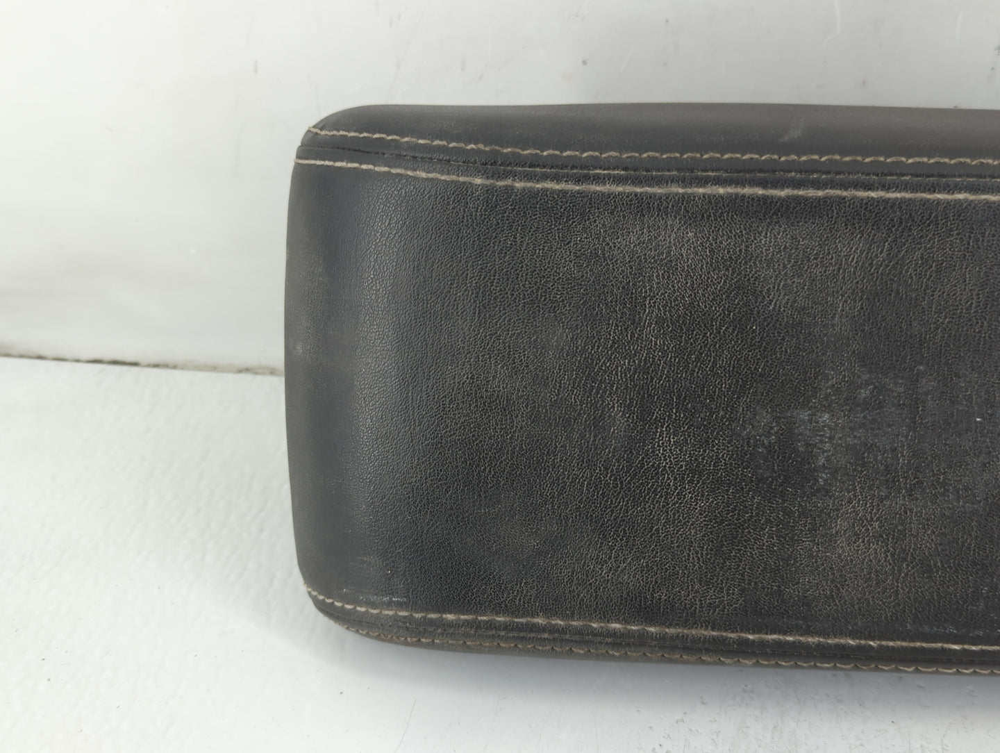 2011 Ford Fusion Center Console Armrest Cover Lid P/N:6E53-5406050-AA Fits OEM Used Auto Parts - Oemusedautoparts1.com
