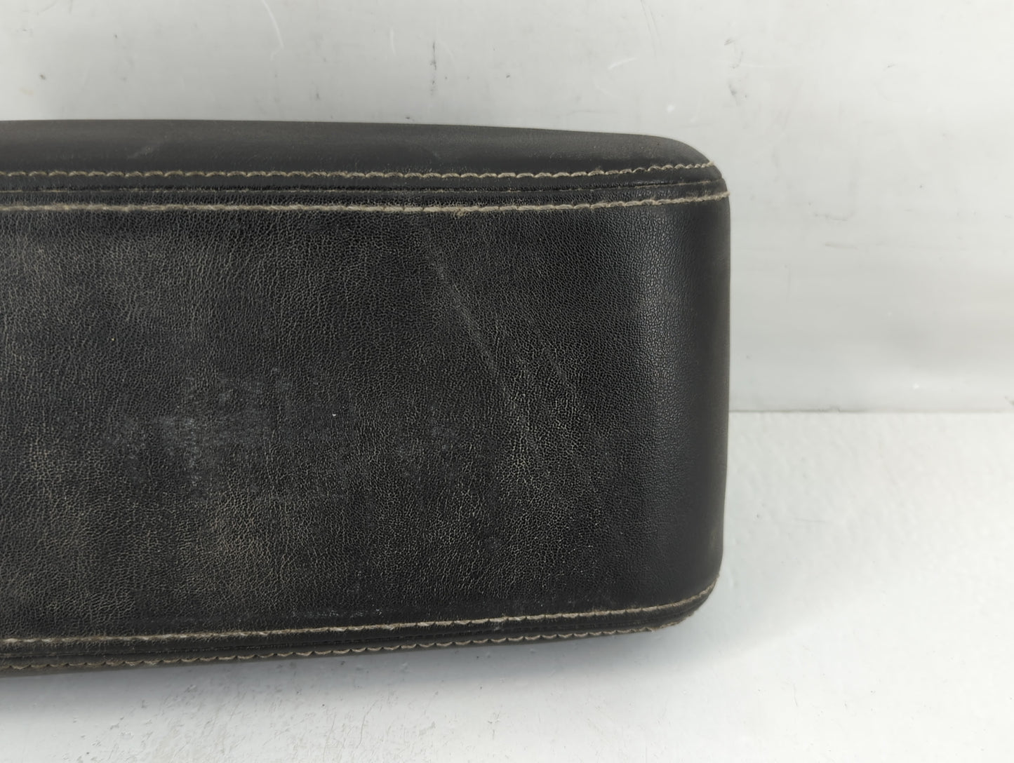 2011 Ford Fusion Center Console Armrest Cover Lid P/N:6E53-5406050-AA Fits OEM Used Auto Parts - Oemusedautoparts1.com